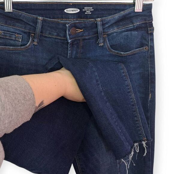 Old Navy Women's Rockstar Super Skinny Ankle Mid Rise Jean size 4 - Picture 2 of 7